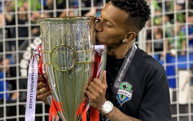 Ex-Grêmio e Ceará, Léo Chú celebra título da Concachampions com o Seattle Sounders: 'Muito feliz'