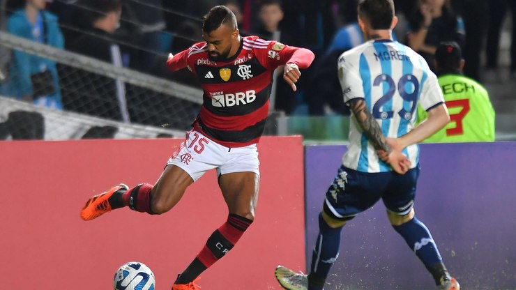 Conheça Matías Rojas: sonho de Botafogo e Textor, e que pode ser grande  desfalque do Racing contra o Flamengo