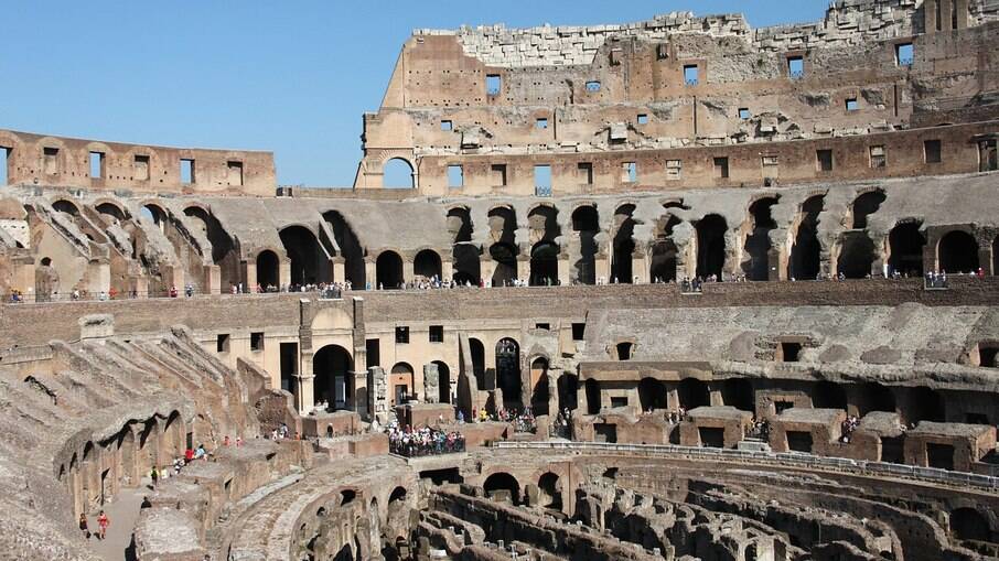 Interior do Coliseu durante tour 
