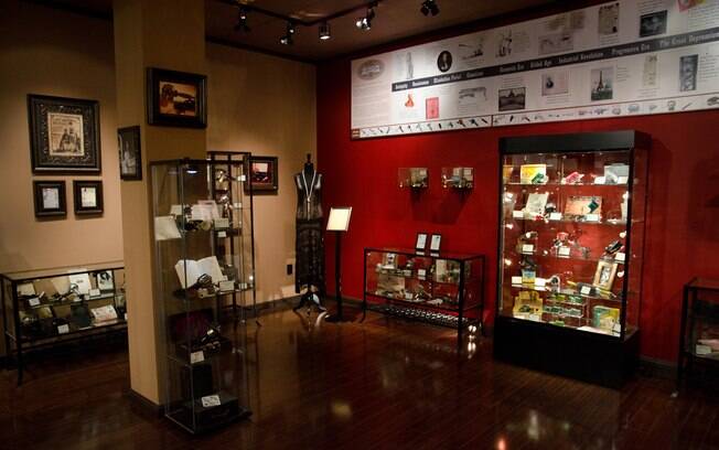 Museu em São Francisco, nos Estados Unidos, reúne vibradores criados entre 1800 e a década de 70 e tem visitas de graça