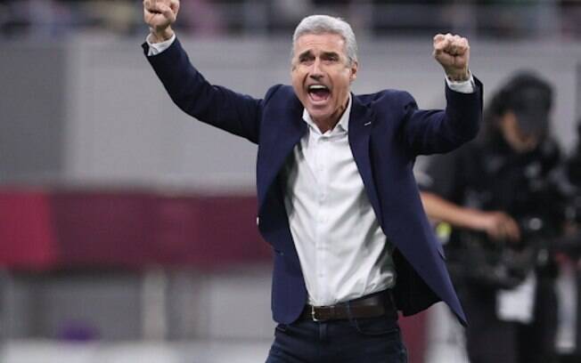 Presidente da Federação Portuguesa elogia Luís Castro, futuro técnico do Botafogo, por título na Copa do Emir