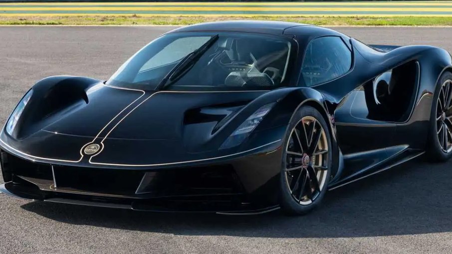 Supercarro é inspirado nos anos da marca na Fórmula 1 