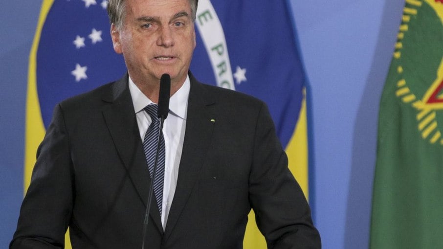 Jair Bolsonaro falou com prefeitos nesta quinta-feira