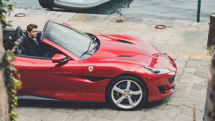 Piloto%20da%20F1%20esbanja%20cole%C3%A7%C3%A3o%20luxuosa%20de%20Ferraris%3B%20confira