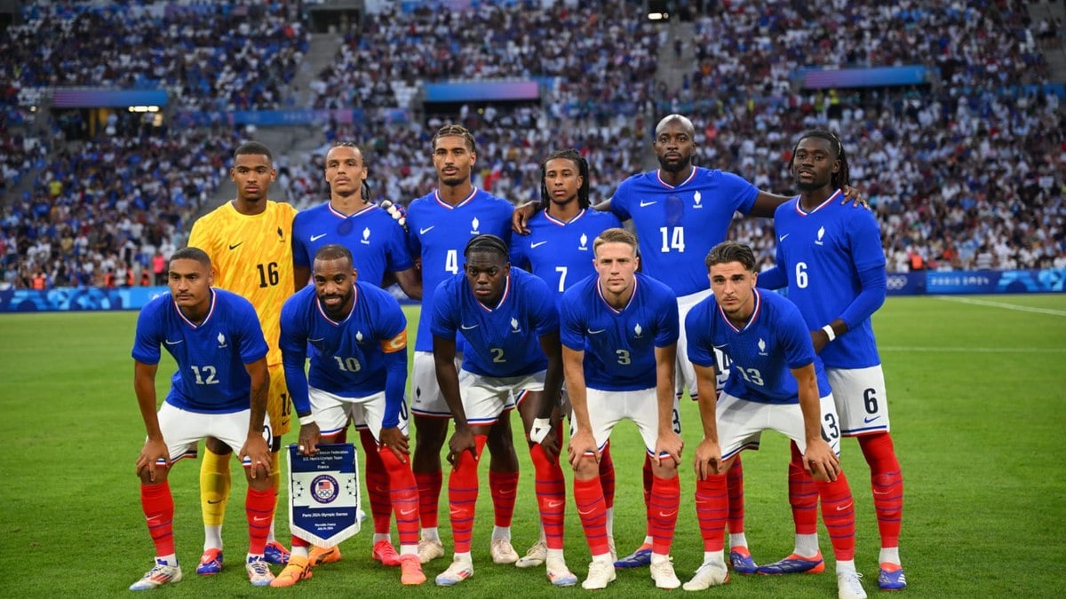 França vence na estreia do futebol masculino