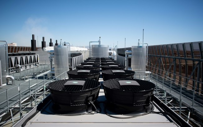 Sistema de resfriamento no telhado de um data center em Marselha, em 8 de julho de 2020 Sistema de resfriamento no telhado de um data center em Marselha, em 8 de julho de 2020