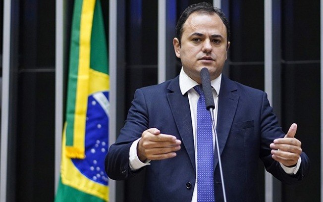 Glauber Braga: trajetória, posicionamento e o embate com a Câmara Glauber Braga: trajetória, posicionamento e o embate com a Câmara