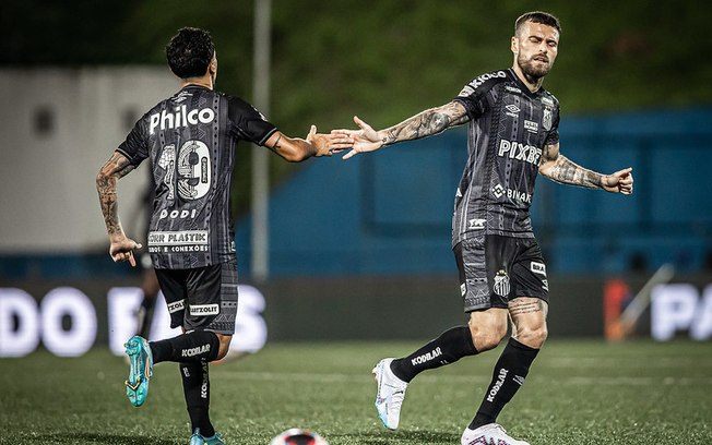 Marcos Leonardo elogia Lucas Lima no Santos: ‘Facilita muito’