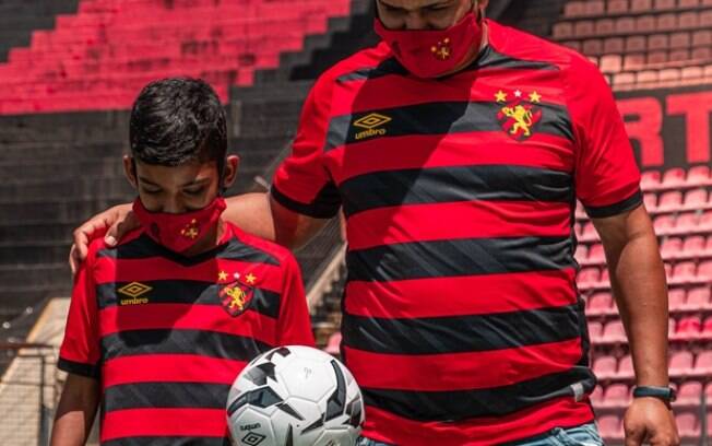 Mês da Visibilidade Surda: torcedor conhece sede do Sport Club Recife