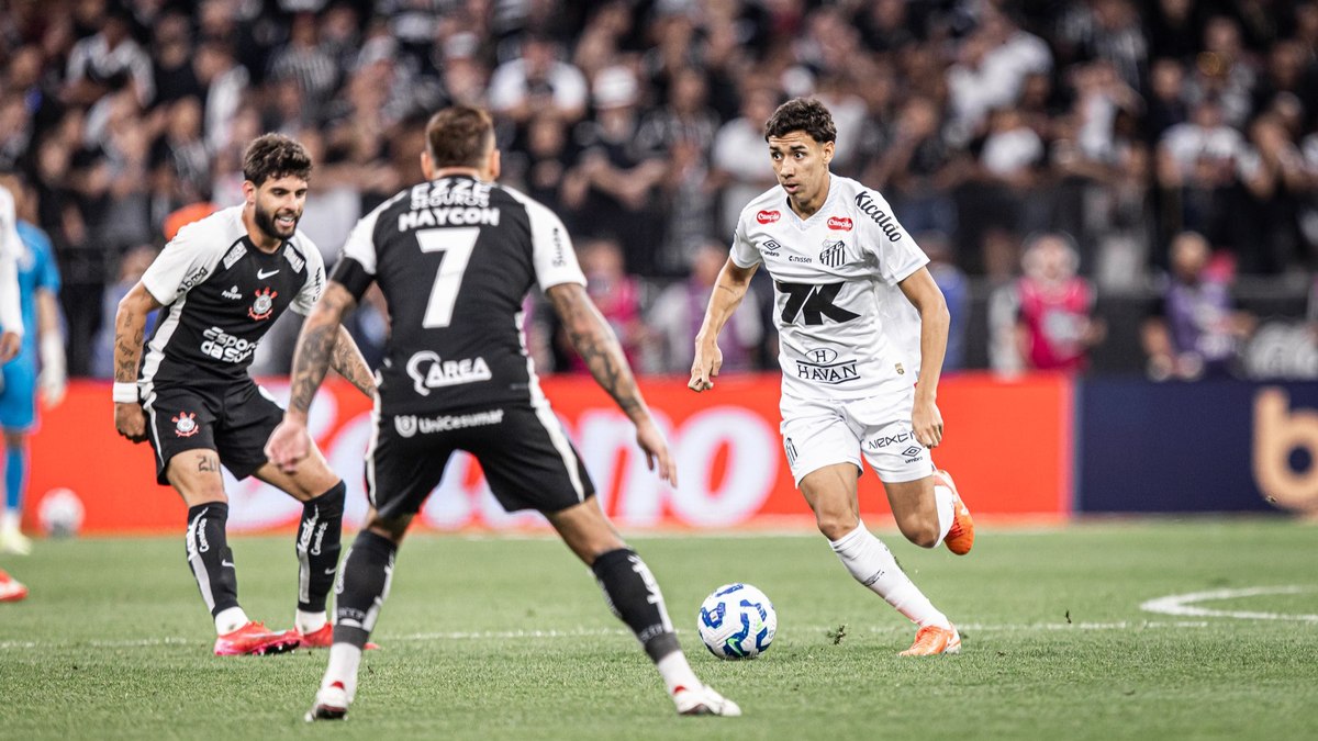 Santos e Corinthians se enfrentam na Vila Belmiro