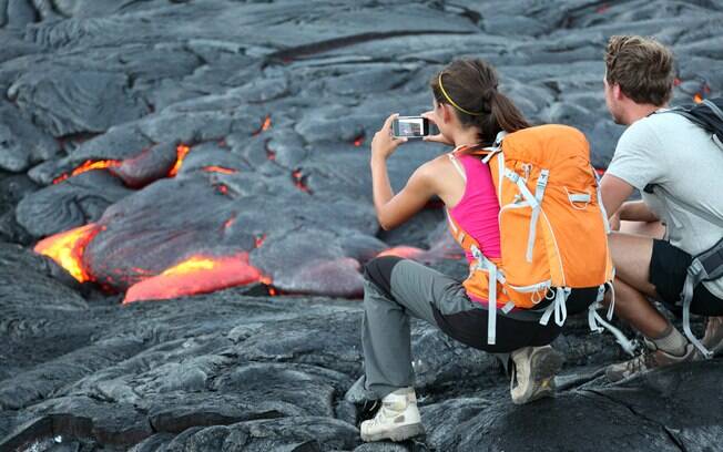 Quer chegar pertinho da lava quente e conhecer tudo sobre os vulcões no Havaí? Este parque é o lugar certo para isso