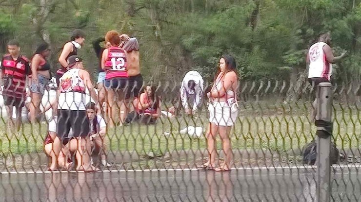 Dois torcedores do Flamengo recebem alta após acidente na Dutra; outros seguem internados