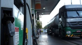 Dia livre de impostos tem gasolina vendida a R$ 3,65