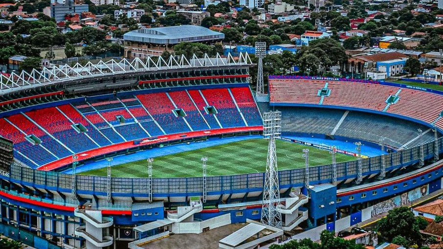 Estádio que receberá Cruzeiro na final da Sul-Americana teve ajuda de torcedores em reforma