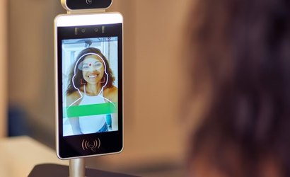 Quase metade dos brasileiros é vigiada por reconhecimento facial