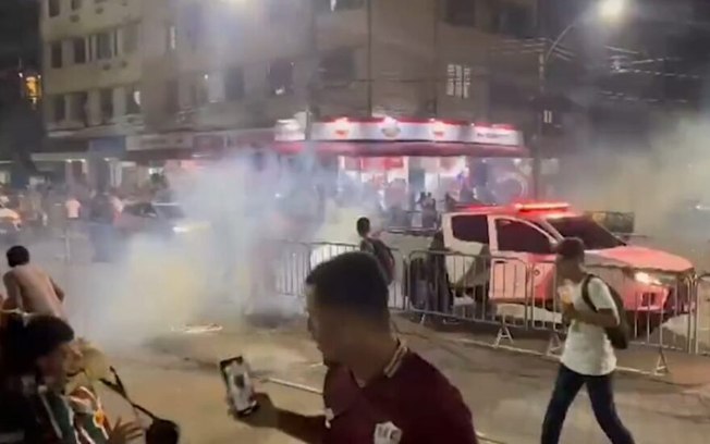 Antes do Fla-Flu, confusão tem spray de pimenta e bombas fora do Maracanã