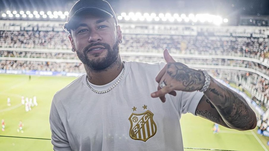 Neymar esteve na Vila Belmiro na final do Paulistão