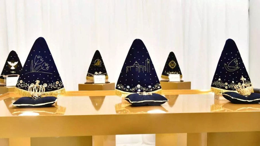 Novos mantos preparados pelo Santuário de Aparecida Novos mantos preparados pelo Santuário de Aparecida