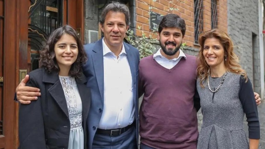 Fernando Haddad com os dois filhos e a esposa Fernando Haddad com os dois filhos e a esposa