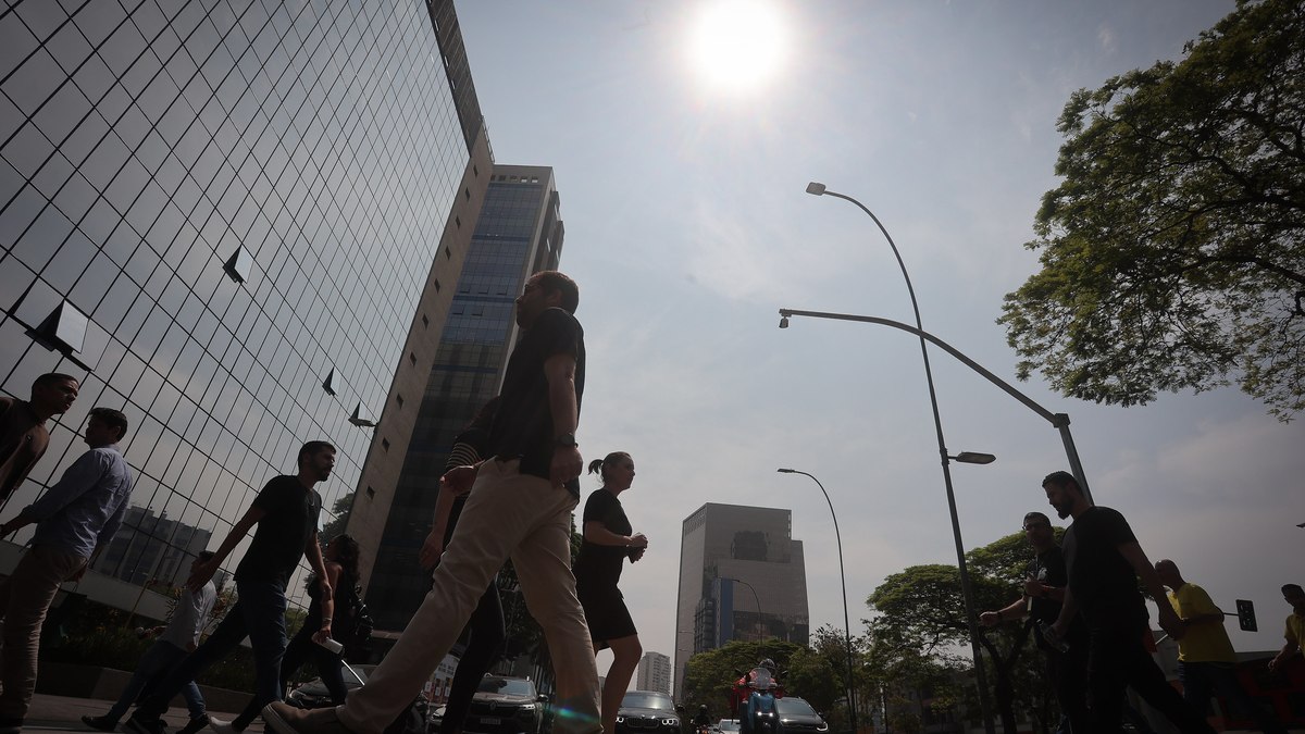 Dias secos e altas temperaturas predominam na maior parte de SP Dias secos e altas temperaturas predominam na maior parte de SP