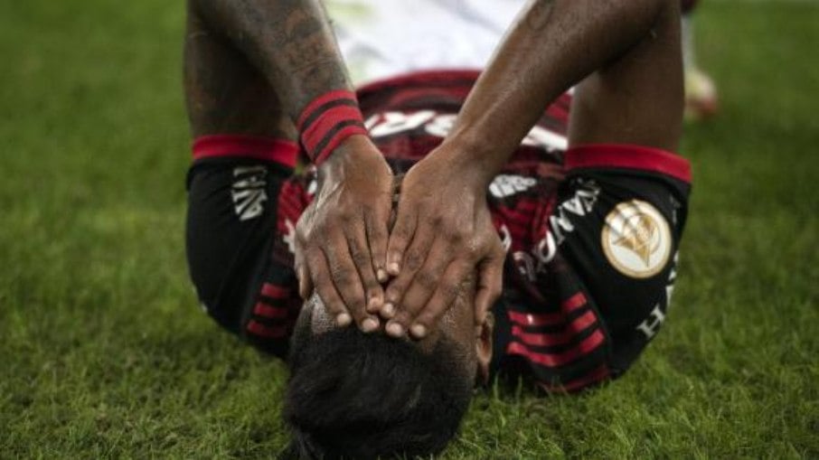Bruno Henrique tem lesão confirmada no joelho direito
