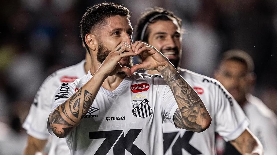 Zé Rafael nesta temporada pelo Santos Zé Rafael nesta temporada pelo Santos