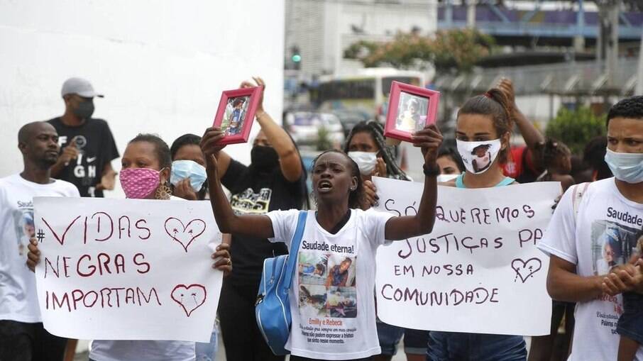 Protesto realizado no RJ sobre as mortes de crianças 