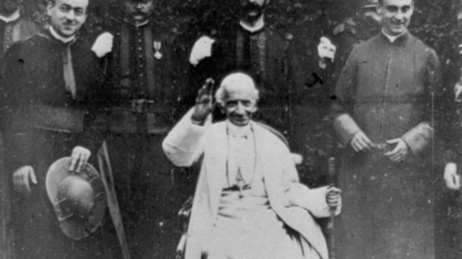 O Papa Leão XIII, líder da Igreja Católica de 1878 até sua morte, em 1903, foi o primeiro a ser filmado na história. O Papa Leão XIII, líder da Igreja Católica de 1878 até sua morte, em 1903, foi o primeiro a ser filmado na história.