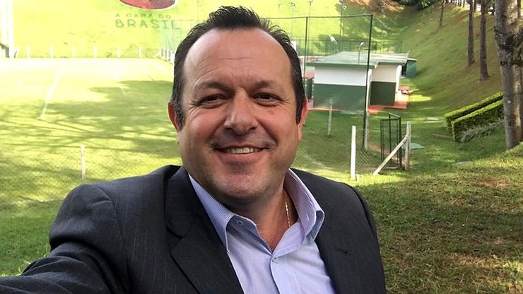 SBT demite diretor após crise e perda de talentos