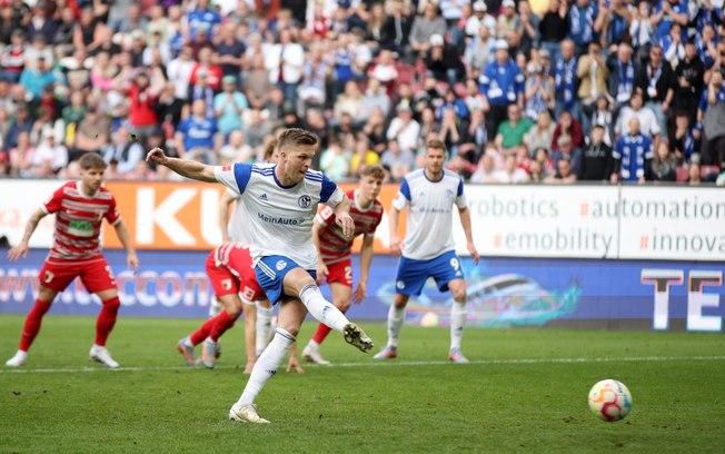 Schalke arranca empate fora, e segue em recuperação no Alemão