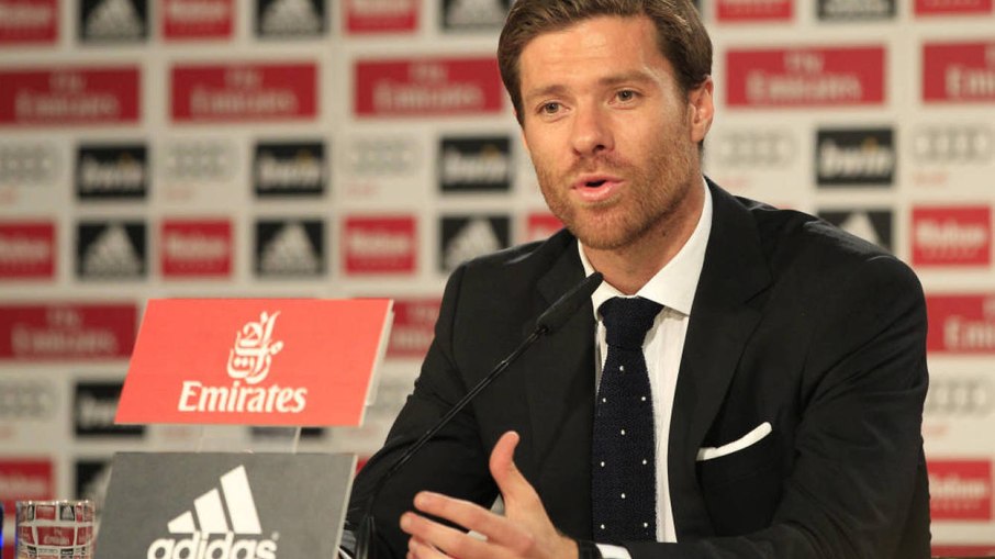 Real Madrid quer Xabi Alosno como substituto de Carlo Ancelotti