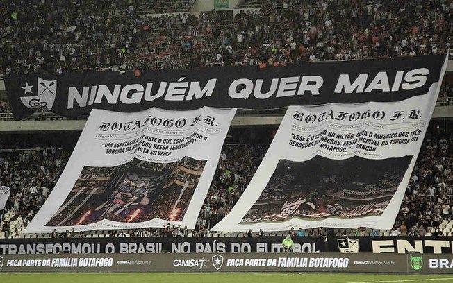 Torcida do Botafogo deu show nas arquibancadas, mas ficou na bronca com técnico 