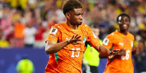 Atacante do United marca no final, e Costa do Marfim bate Equador