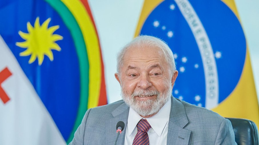 Lula diz que não é obrigação do MEC crias escolas cívico-militares