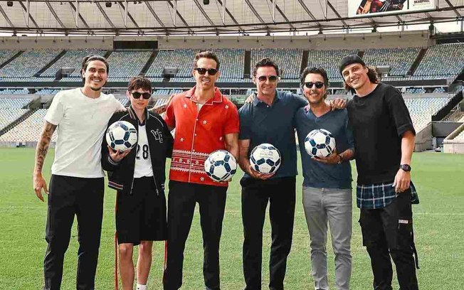 David Luiz e Pedro ao lado de membros do elenco do filme 