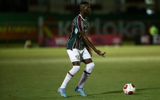 Luiz Henrique celebra 90 jogos com a camisa do Fluminense: 'Sonho de criança realizado'