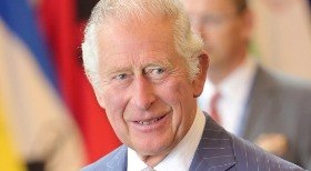 Rei Charles dá detalhes sobre o tratamento contra o câncer