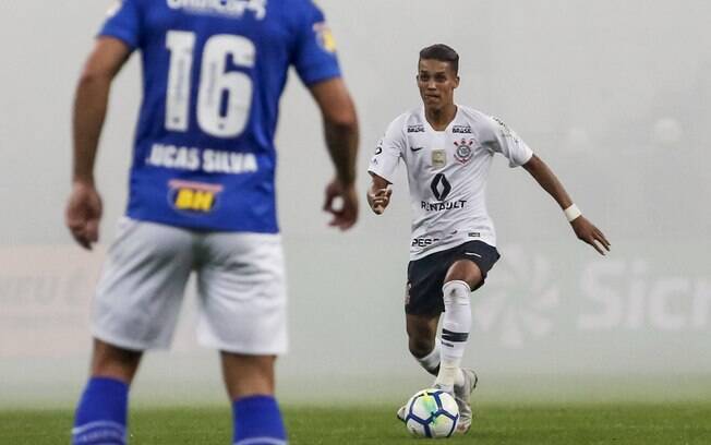 O agente de Pedrinho desabafou em rede social após jovem começar novamente no banco, entrar e fazer gol, que acabou anulado, e indicou saída do Corinthians