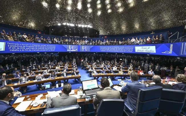 Senado aprova fim da escala 6x1 e PEC vai à promulgação