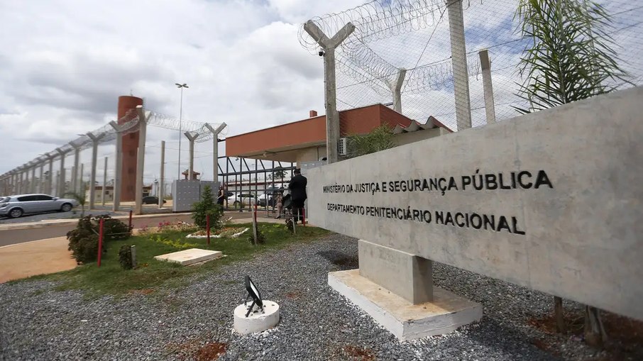 Destino dos presos caberá ao Departamento Penitenciário Nacional (Depen) Destino dos presos caberá ao Departamento Penitenciário Nacional (Depen)