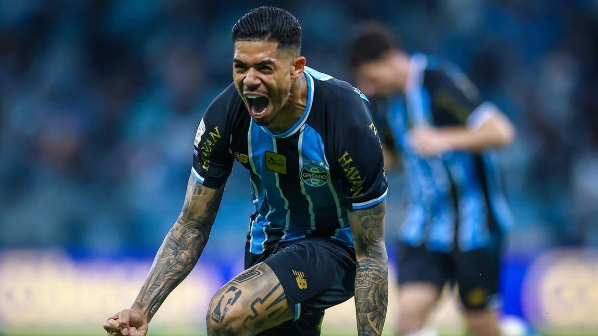 Gr%C3%AAmio%20confirma%20les%C3%A3o%20de%20Diego%20Caito%20e%20lateral%20desfalca%20equipe