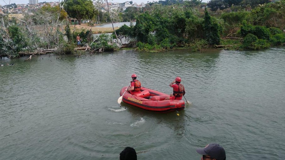 Homem de 37 ficou ilhado na Lagoa do CLT