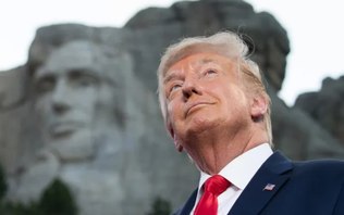 Decretos de Trump endurecem fiscalização de universidades