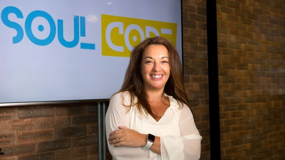 Carmela Borst é ex-vice-presidente de marketing e comunicação para a América Latina da seguradora AON e atulamente é CEO da  SoulCode Academy