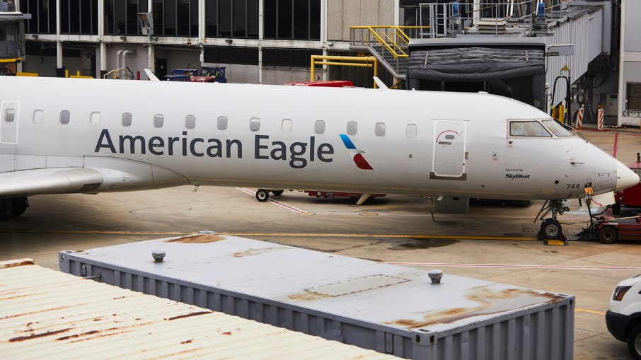 A American Airlines informou que o voo foi desviado 
