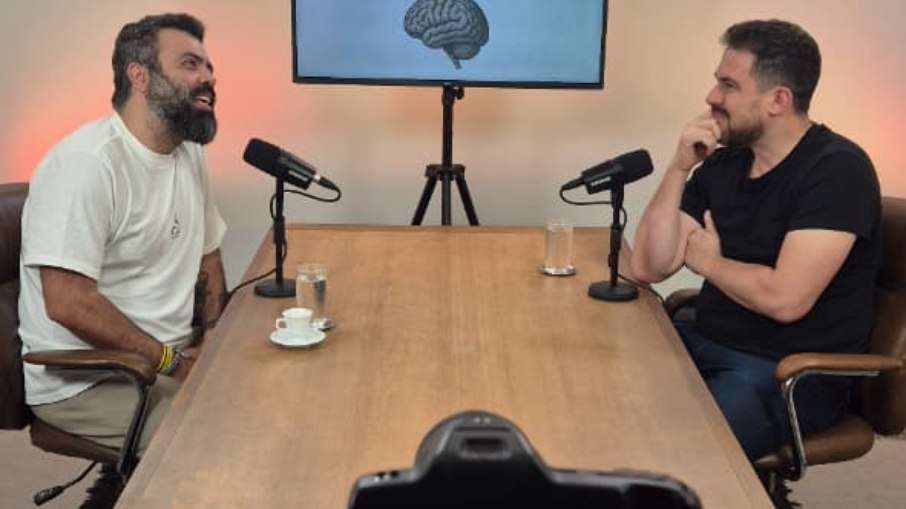 É curioso ver um comunicador que construiu impérios de audiência confessar que não tem tempo para um burnout