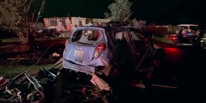 Tornado deixa 21 mortos e causa destruição nos EUA