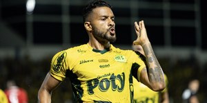 Reinaldo marca, Mirassol vence e fica perto de fazer história