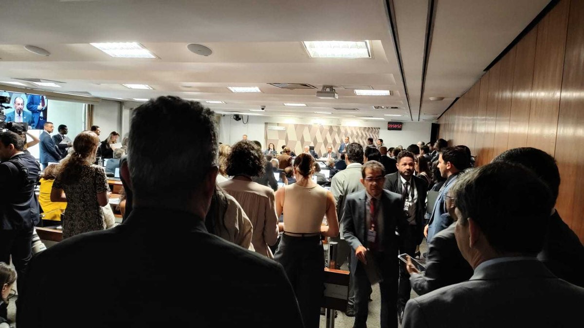 CCJ do Senado durante a votação da PEC 6x1 CCJ do Senado durante a votação da PEC 6x1