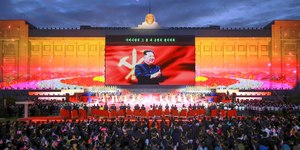 Coreia do Norte estreita laços com China e Rússia com pontes
